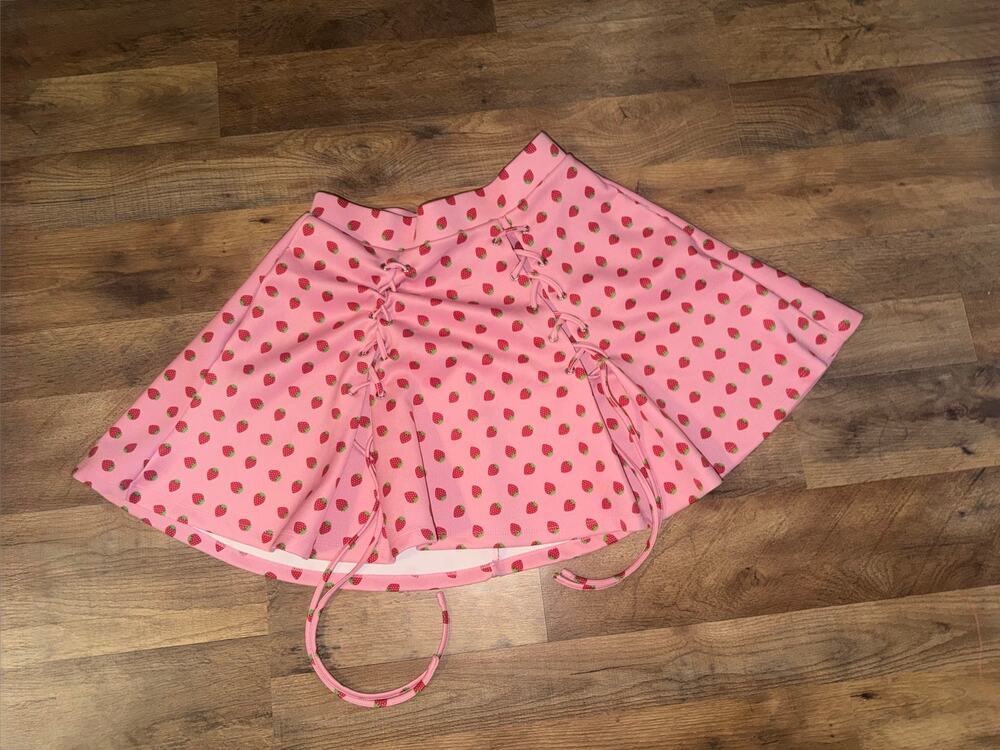 Hot topic women’s pink strawberry lace up skirt